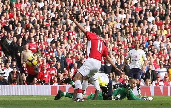 Robin van Persie's Stunning Goal: Arsenal's 3-0 Triumph over Tottenham Hotspur, 2009