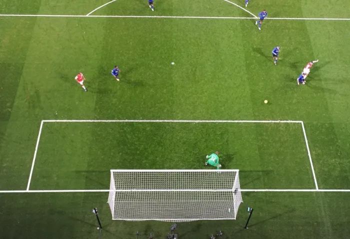 Framed Print : Robin van Persie's Stunning Goal Past Anders Lindegaard: Arsenal vs Manchester United, Premier League 2011-12 Framed Print : Robin van Persie's Stunning Goal Past Anders Lindegaard: Arsenal vs Manchester United, Premier League 2011-12