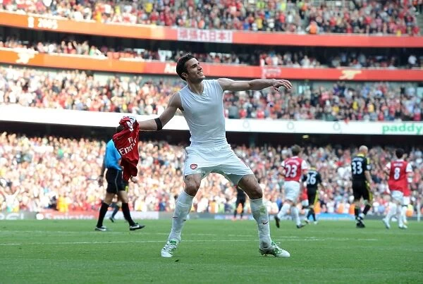 Robin van Persie's Thrilling Goal: Arsenal vs. Liverpool (April 17, 2011) - A Barclays Premier League Battle
