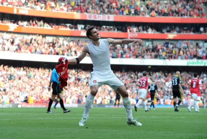Framed Print : Robin van Persie's Thrilling Goal: Arsenal vs. Liverpool (April 17, 2011) - A Barclays Premier League Battle