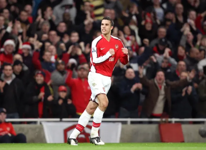 Framed Print : Robin van Persie's Thrilling Goal: Arsenal vs Liverpool (12 / 21 / 08)