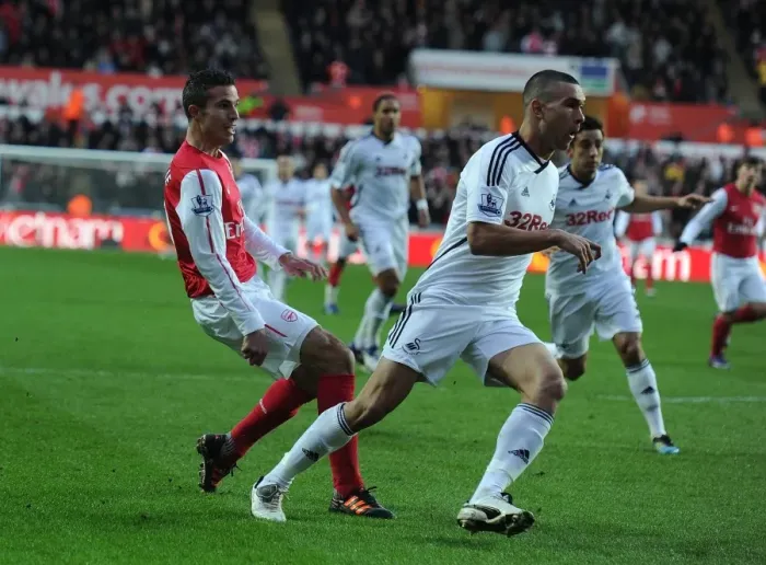 Framed Print : Robin van Persie's Thrilling Goal Past Steven Caulker: Arsenal vs. Swansea City, Premier League 2011-2012 Framed Print : Robin van Persie's Thrilling Goal Past Steven Caulker: Arsenal vs. Swansea City, Premier League 2011-2012