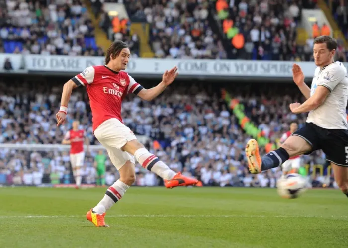 Framed Print : Rosicky Stuns Spurs: The Moment Tomas Rosicky Scores Past Vertonghen (Tottenham vs Arsenal, Premier League 2013-14) Framed Print : Rosicky Stuns Spurs: The Moment Tomas Rosicky Scores Past Vertonghen (Tottenham vs Arsenal, Premier League 2013-14)