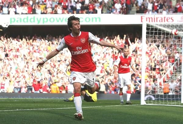 Rosicky's Debut Stunner: Arsenal's Thrilling 2-1 Win Over Bolton Wanderers, 2007