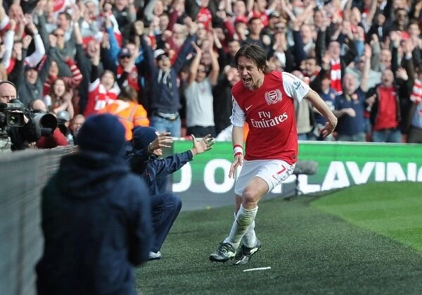 Rosicky's Hat-Trick: Arsenal Triumphs Over Tottenham in the Premier League (2011-12)