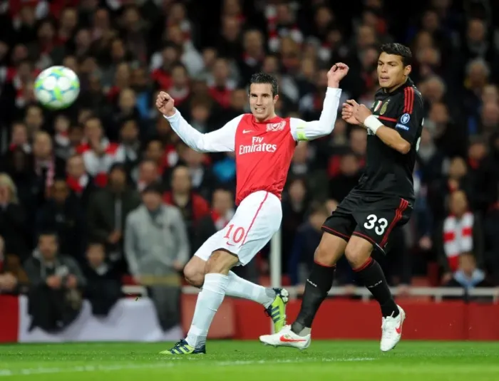 Framed Print : RvP's Hat-trick: Arsenal's Dominant Display against AC Milan in UEFA Champions League (3-0)