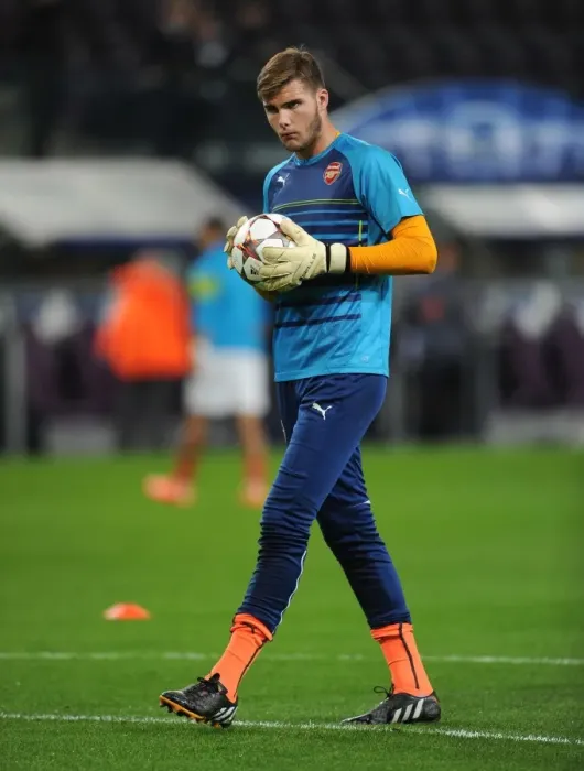 Framed Print : Ryan Huddart: Arsenal's Warm-Up Routine Ahead of Anderlecht Clash (UEFA Champions League, 2014)