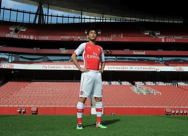 Ryo Miyaichi (Arsenal). Arsenal 1st Team Photocall. Emirates Stadium, 7  /  8  /  14. Credit
