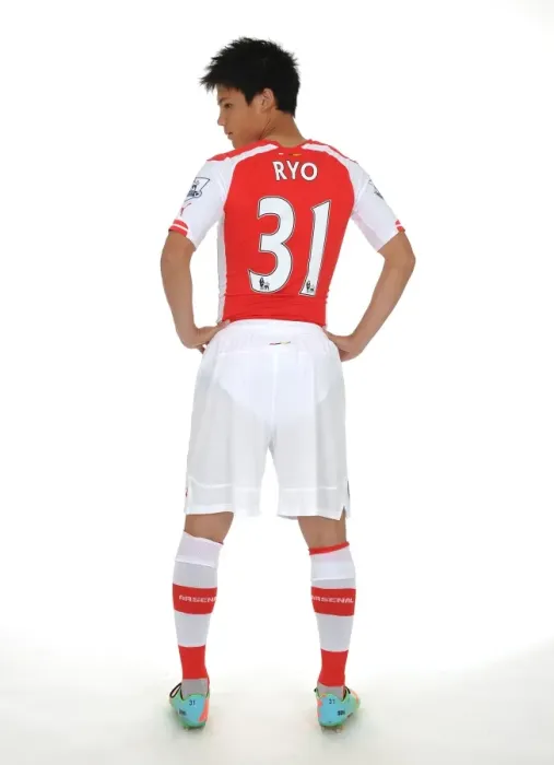 Framed Print : Ryo Miyaichi at Arsenal Photocall 2014-15 Framed Print : Ryo Miyaichi at Arsenal Photocall 2014-15