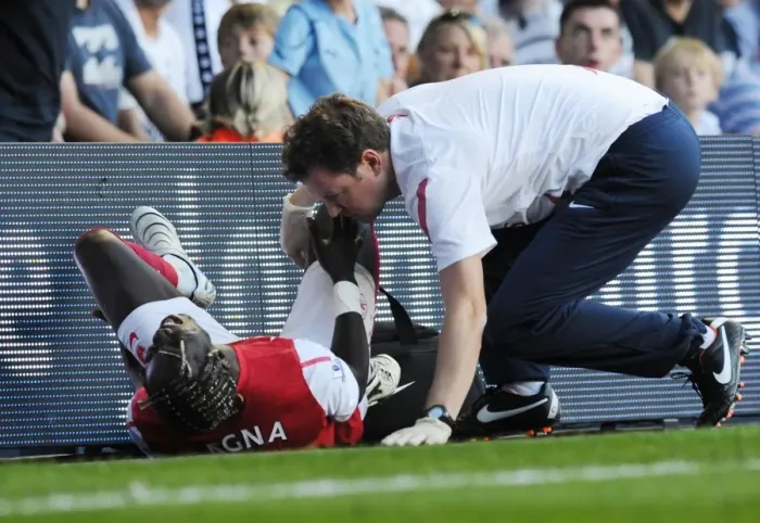 Framed Print : Sagna's Broken Leg: Tottenham Hotspur Edge Past Arsenal 2-1 in Premier League Framed Print : Sagna's Broken Leg: Tottenham Hotspur Edge Past Arsenal 2-1 in Premier League