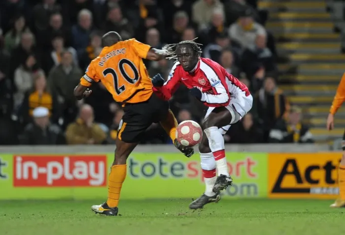 Framed Print : Sagna's Glory: Arsenal's 2-1 Victory Over Hull City