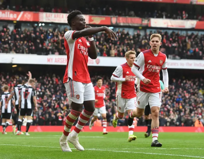Framed Print : Saka Scores First: Arsenal's Triumph Over Newcastle United in Premier League 2021-22