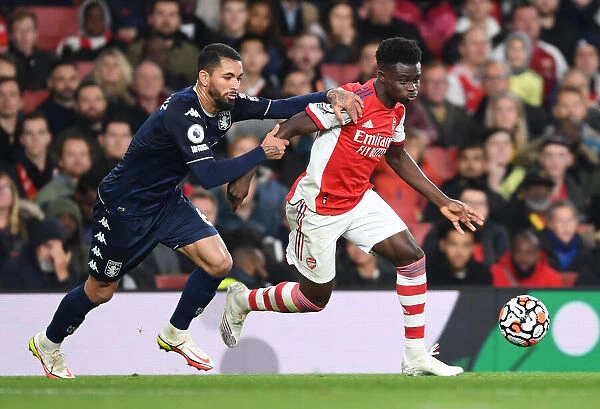 Saka Scores Past Luiz: Arsenal's Young Star Outwits Aston Villa's Defense
