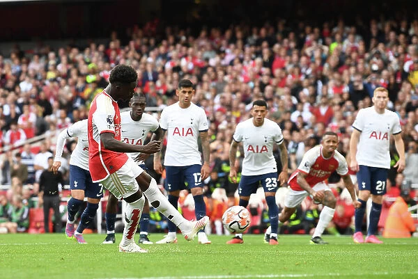 Saka Scores Penalty: Arsenal Tops Tottenham in 2023-24 Premier League Clash