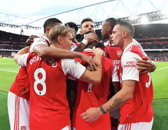 Framed Print : Saka's Stunner: Arsenal's Triumph over Liverpool (2022-23)