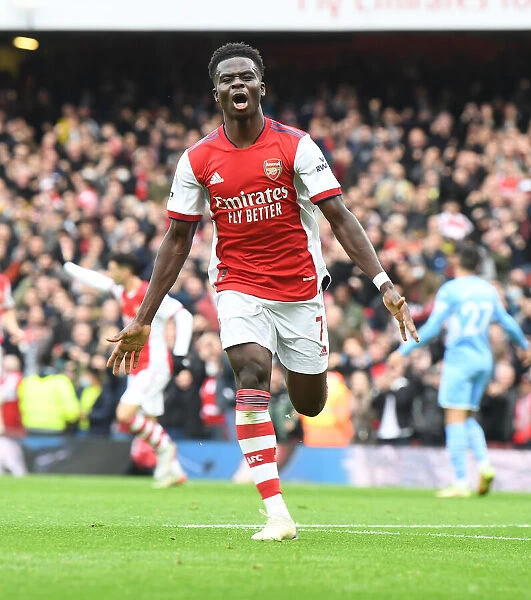 Saka's Thriller: Arsenal's Epic Victory Over Manchester City in Premier League Showdown