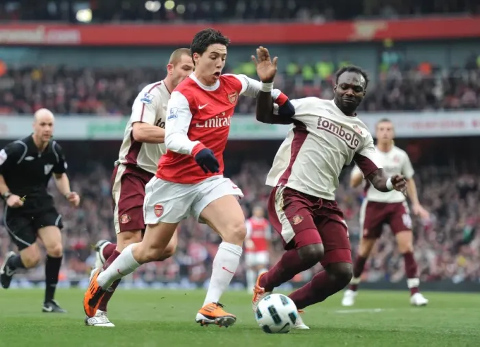 Framed Print : Samir Nasri (Arsenal) John Mensah and Phil Bardsley (Sunderland). Arsenal 0: 0 Sunderland Framed Print : Samir Nasri (Arsenal) John Mensah and Phil Bardsley (Sunderland). Arsenal 0: 0 Sunderland