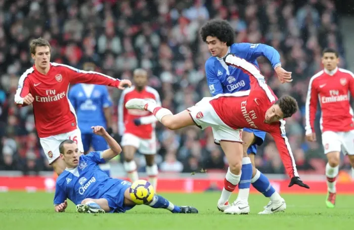 Framed Print : Samir Nasri (Arsenal) Marouane Fellaini and Leon Osman (Everton). Arsenal 2: 2 Everton