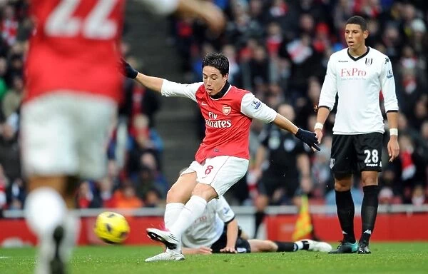 Samir Nasri scores Arsenals 1st goal. Arsenal 2: 1 Fulham. Barclays Premier League