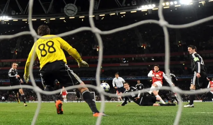 Framed Print : Samir Nasri scores Arsenals 3rd goal past Vladimir Stojkovic (Partizan)
