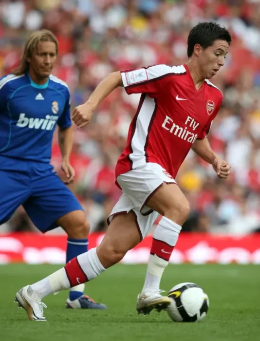 Framed Print : Samir Nasri's Stunner: Arsenal's 1-0 Triumph over Real Madrid at Emirates Cup, 2008