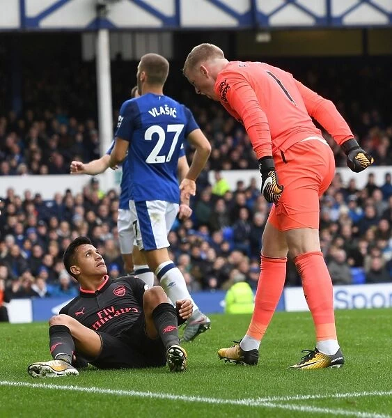 Sanchez and Pickford: Intense Moment between Arsenal and Everton Players