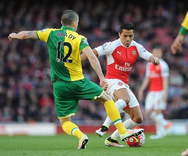 Sanchez vs. Brady: A Football Showdown - Arsenal's Victory over Norwich City (2015-16)