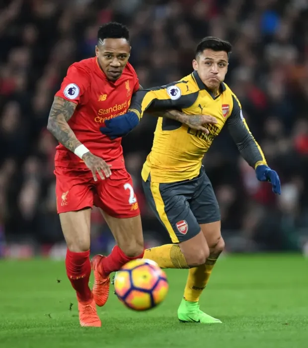 Framed Print : Sanchez vs. Clyne: A Premier League Battle at Anfield, 2016-17 Framed Print : Sanchez vs. Clyne: A Premier League Battle at Anfield, 2016-17