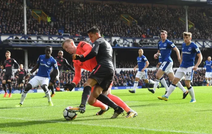Framed Print : Sanchez vs. Pickford: A Premier League Clash at Goodison Park Framed Print : Sanchez vs. Pickford: A Premier League Clash at Goodison Park