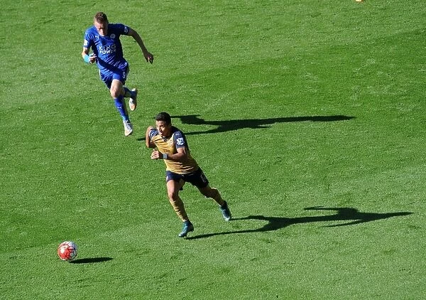 Sanchez vs. Vardy: A Football Rivalry Unfolds - Leicester City vs. Arsenal, 2015 Premier League