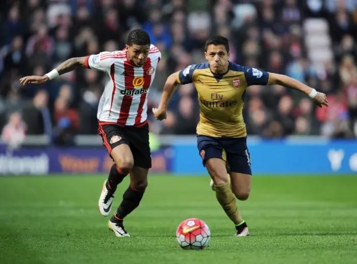 Framed Print : Sanchez vs Yedlin: A Premier League Showdown at Sunderland, 2015-16 Framed Print : Sanchez vs Yedlin: A Premier League Showdown at Sunderland, 2015-16