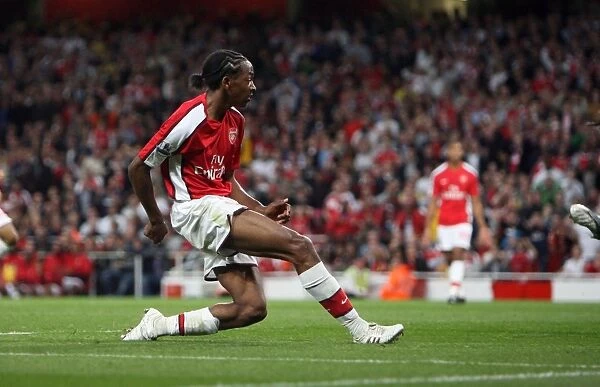 Sanchez Watt Scores First Goal: Arsenal Takes 2-0 Lead Over West Bromwich Albion in Carling Cup