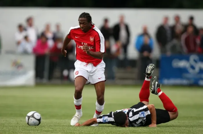 Framed Print : Sanchez Watt vs. Nevin Saroya: Arsenal's Pre-Season Victory (7-1) at Maidenhead, 2009 Framed Print : Sanchez Watt vs. Nevin Saroya: Arsenal's Pre-Season Victory (7-1) at Maidenhead, 2009