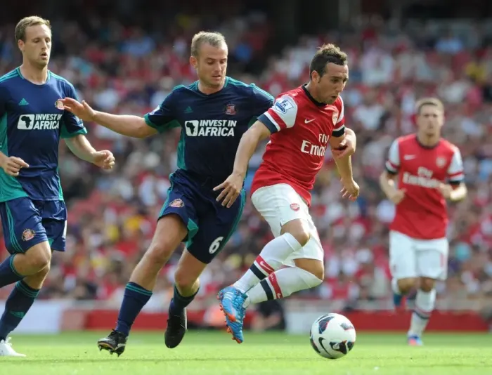 Framed Print : Santi Cazorla Dances Past Lee Catermole: Arsenal vs Sunderland, 2012-13 Premier League