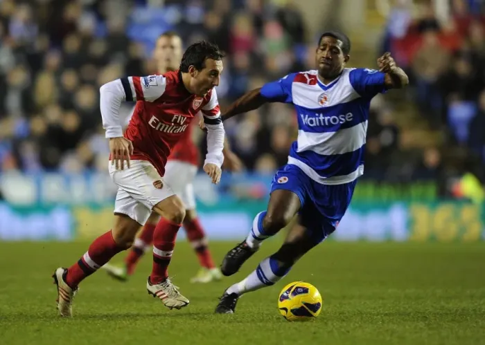 Framed Print : Santi Cazorla Outmaneuvers Mikele Leigertwood: Reading vs Arsenal, Premier League 2012-13 Framed Print : Santi Cazorla Outmaneuvers Mikele Leigertwood: Reading vs Arsenal, Premier League 2012-13