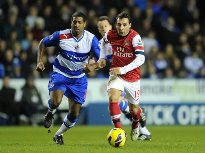 Framed Print : Santi Cazorla Outpaces Mikele Leigertwood: Reading vs Arsenal, Premier League 2012-13