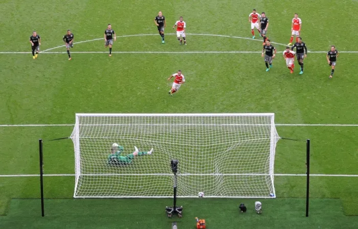 Framed Print : Santi Cazorla Scores Arsenal's Penalty Goal Against Southampton (2016-17)