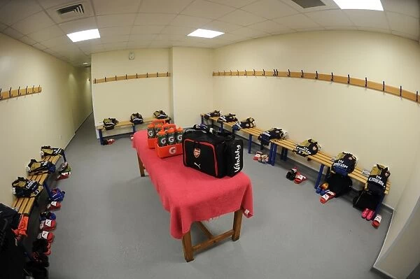 Behind the Scenes: Arsenal Changing Room Before the West Bromwich Albion Match (2015-16)