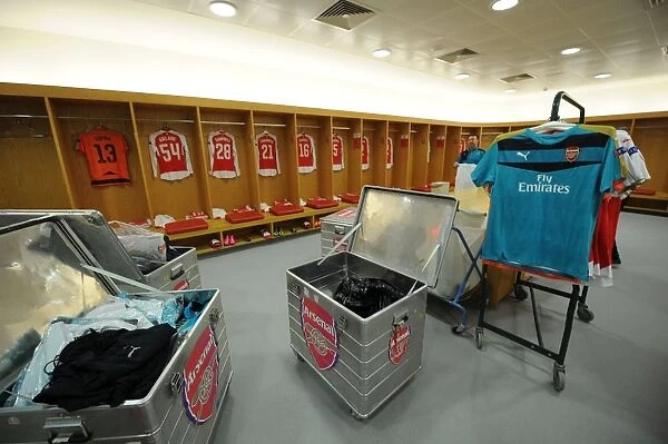 Behind the Scenes: Arsenal FC Changing Room Before the Arsenal vs Dinamo Zagreb UEFA Champions League Match, 2015