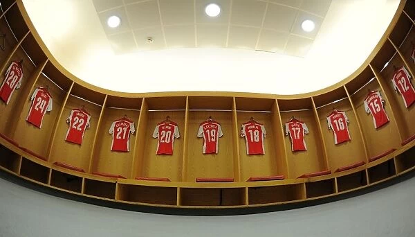 Behind the Scenes: Arsenal Football Club's Home Changing Room (Arsenal v Benfica, 2014-15)