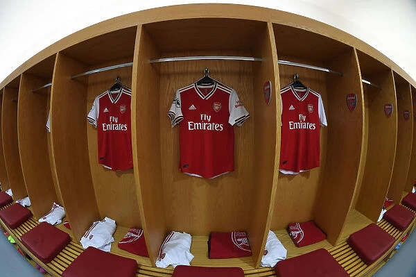Behind the Scenes: Arsenal Players Pre-Match Preparation at Emirates Stadium (2019-20)