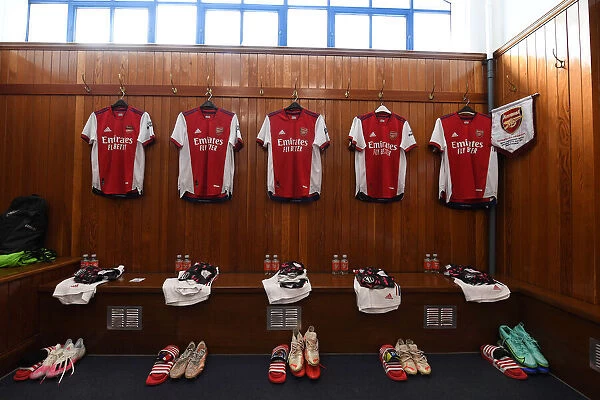Behind the Scenes: Arsenal's Pre-Season at Ibrox Stadium - The Arsenal Changing Room