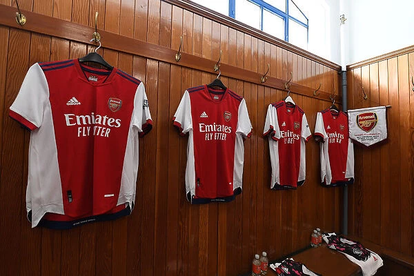 Behind the Scenes: Arsenal's Pre-Season at Ibrox Stadium - The Arsenal Changing Room