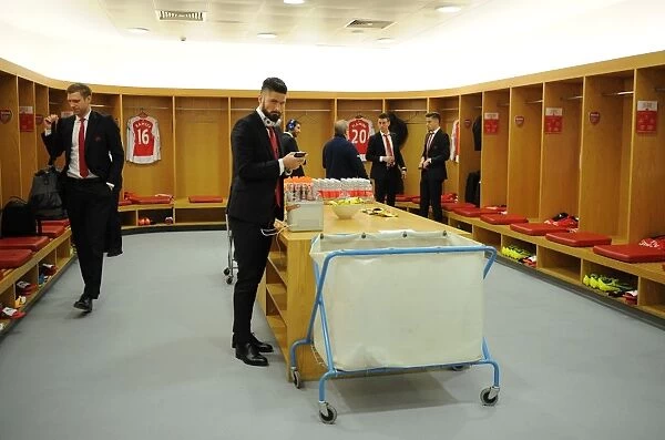 Behind the Scenes: Olivier Giroud's Pre-Match Routine at Arsenal (2015-16)