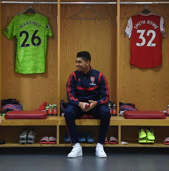 Behind the Scenes: Tyreece John-Jules in Arsenal Dressing Room Before Arsenal vs Chelsea (2019-20)