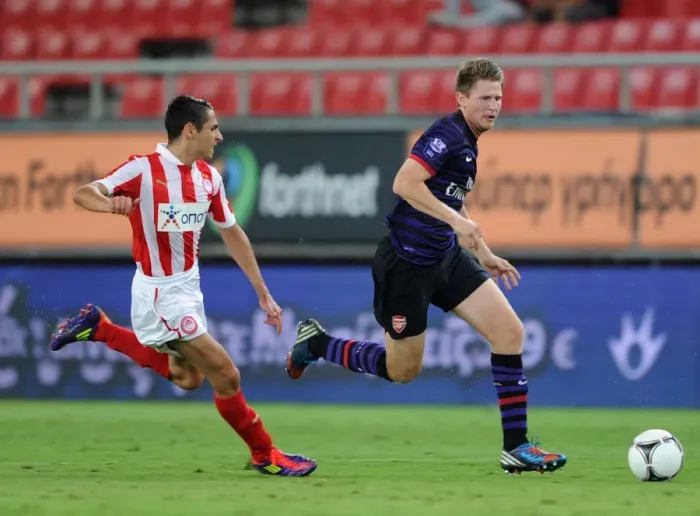 Framed Print : Sead Hajrovic Outpaces Dimitris Rikspun in NextGen Series Clash between Olympiacos and Arsenal Framed Print : Sead Hajrovic Outpaces Dimitris Rikspun in NextGen Series Clash between Olympiacos and Arsenal