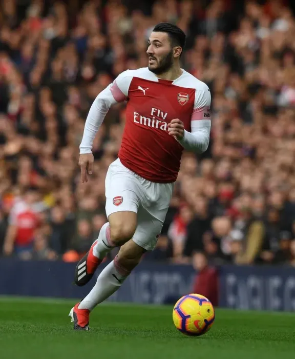 Framed Print : Sead Kolasinac in Action: Arsenal vs. Tottenham Premier League Clash (2018-19)
