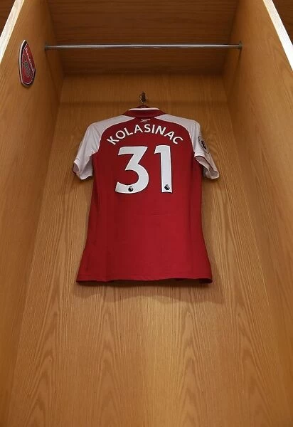 Sead Kolasinac: Arsenal Changing Room - Arsenal vs Leicester City, Premier League 2017-18