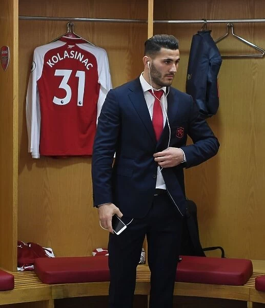 Sead Kolasinac in Arsenal Changing Room Before Arsenal vs Manchester United (2017-18)