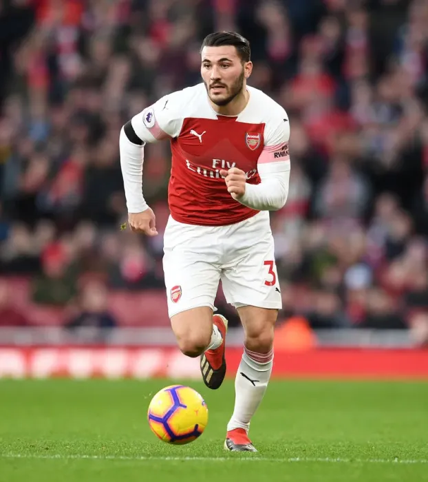 Framed Print : Sead Kolasinac: Arsenal's Defensive Powerhouse in Action Against Fulham, Premier League 2018-19